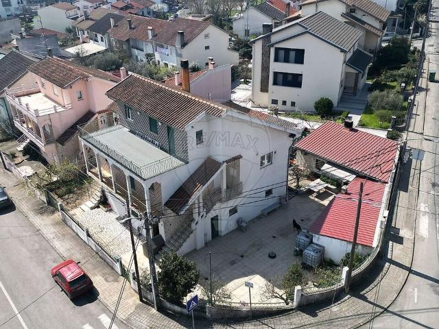 Moradia T4 à venda em Sé, Santa Maria e Meixedo, Bragança RE/MAX Portugal