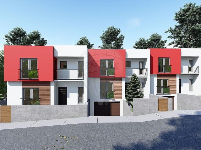 Moradia T4 à venda em Seia