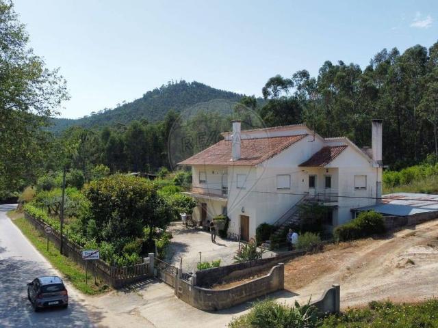 Moradia T4 à venda em Sertã
