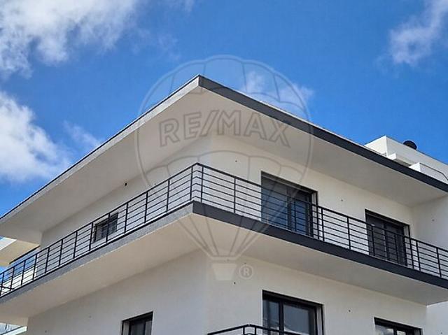 Moradia T4 à venda em Pontinha e Famões, Odivelas RE/MAX Portugal