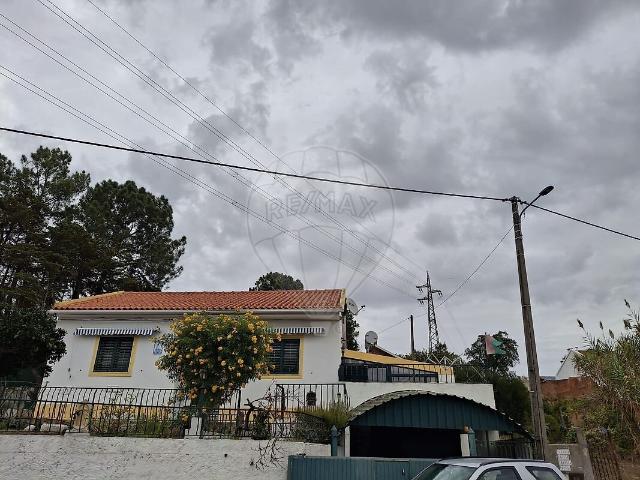Moradia T4 à venda em Palhais e Coina, Barreiro RE/MAX Portugal