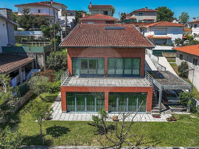 Moradia T4 à venda em Palmeira, Braga RE/MAX Portugal