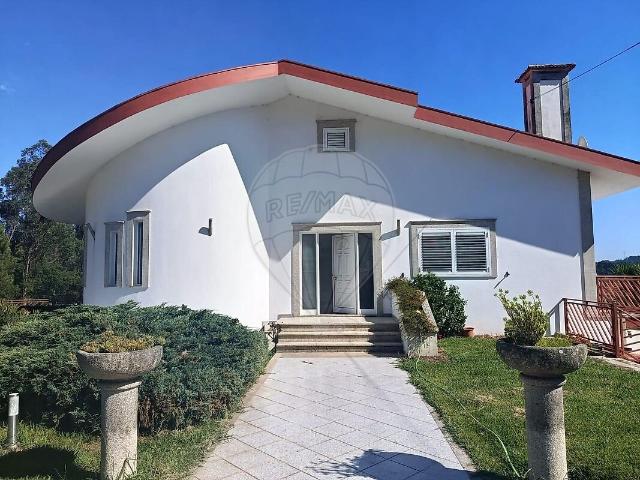 Moradia T4 à venda em Palmeira de Faro e Curvos, Esposende RE/MAX Portugal