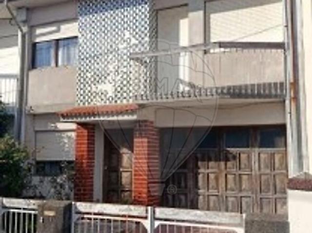 Moradia T4 à venda em Pedroso e Seixezelo, Vila Nova de Gaia RE/MAX Portugal