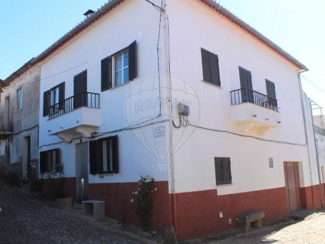 Moradia T4 à venda em Penamacor