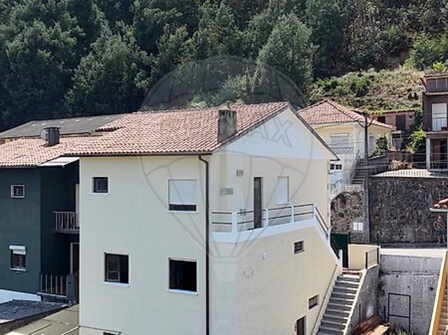 Moradia T4 à venda em Penacova, Penacova RE/MAX Portugal