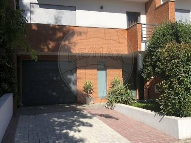Moradia T4 à venda em Perelhal, Barcelos RE/MAX Portugal