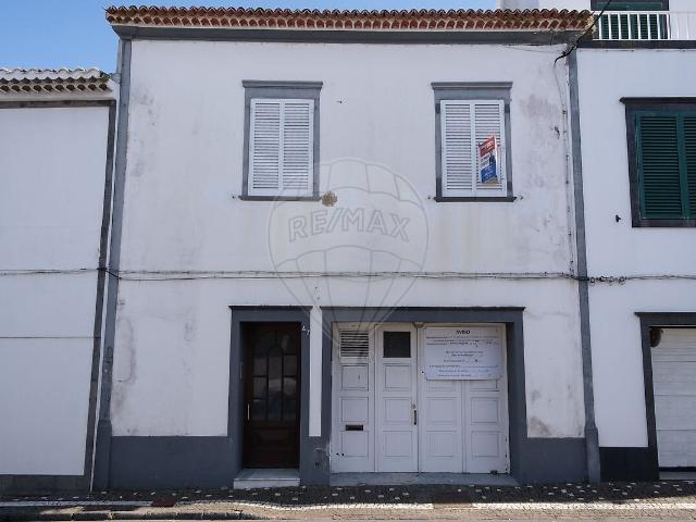 Moradia T4 à venda em Rosto de Cão São Roque, Ponta Delgada RE/MAX Portugal