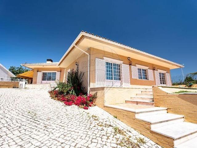Moradia T4 à venda em Recardães e Espinhel, Águeda RE/MAX Portugal