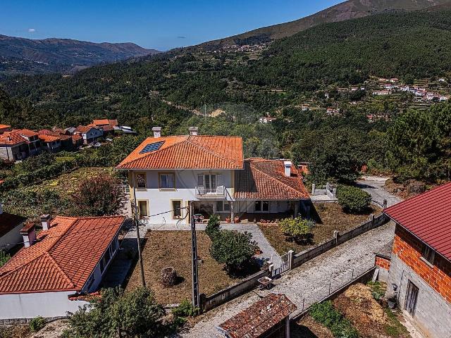 Moradia T4 à venda em Reriz e Gafanhão, Castro Daire RE/MAX Portugal
