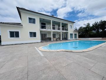 Moradia T5 de luxo à venda em Ribeira Grande