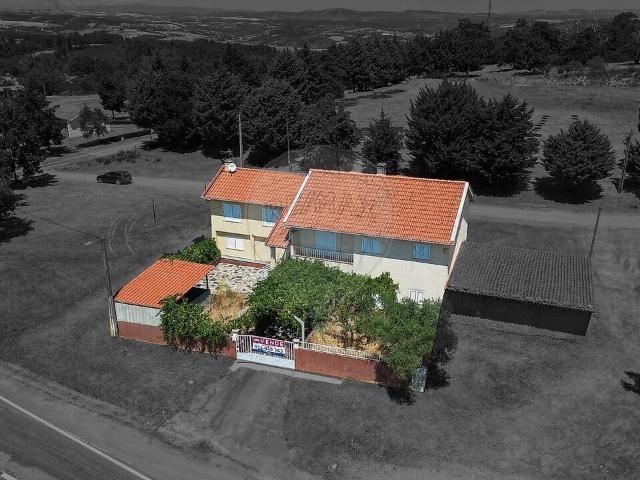 Moradia T4 à venda em Rio Frio e Milhão, Bragança RE/MAX Portugal