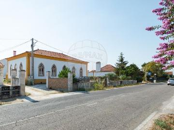 Moradia T4 à venda em Tomar