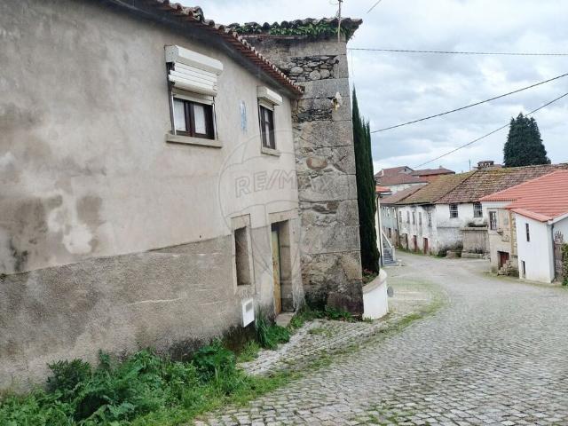 Moradia T4 à venda em Tondela