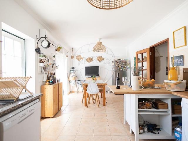 Moradia T4 à venda em Torres Novas Santa Maria, Salvador e Santiago, Torres Novas RE/MAX Portugal