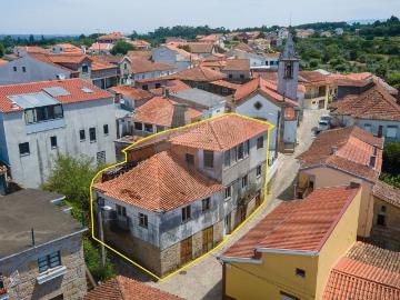 Moradia T4 à venda em Tábua