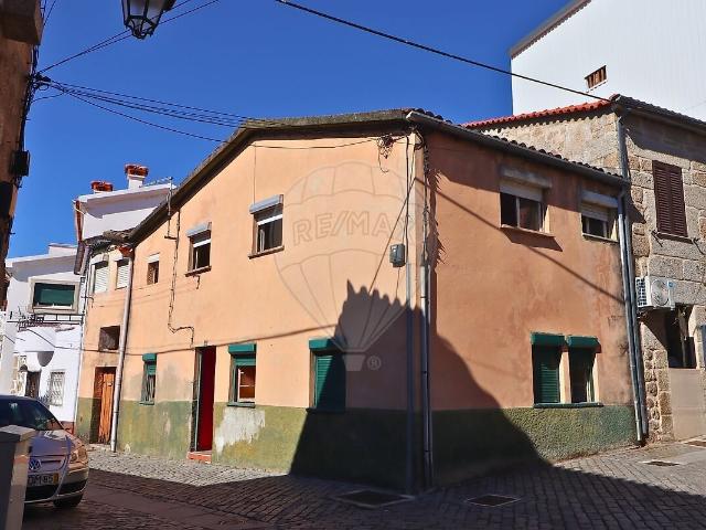 Moradia T4 à venda em Teixoso e Sarzedo, Covilhã RE/MAX Portugal