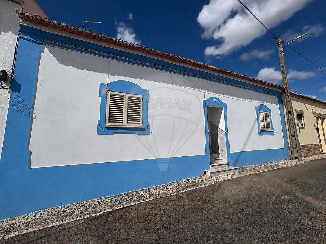 Moradia T4 à venda em Trigaches e São Brissos, Beja RE/MAX Portugal