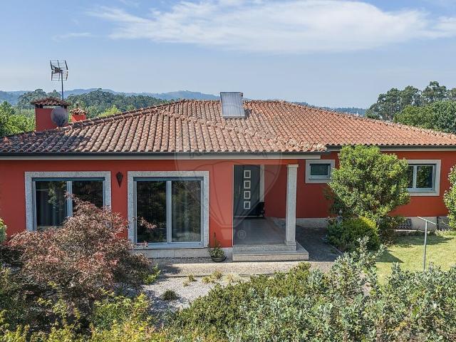 Moradia T4 à venda em Turiz, Vila Verde RE/MAX Portugal