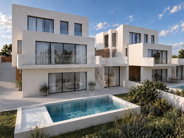 Moradia T4 à venda em Vialonga, Vila Franca de Xira RE/MAX Portugal