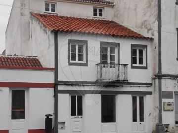 Moradia T4 à venda em Vila do Porto