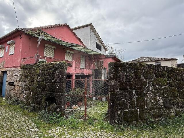 Moradia T4 à venda em Vila Maior, São Pedro do Sul RE/MAX Portugal