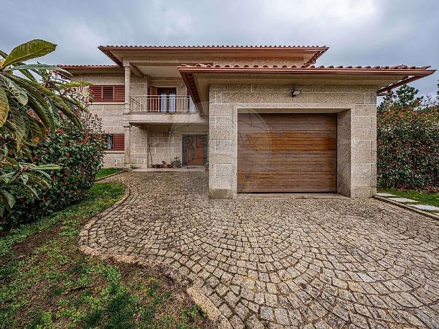 Moradia T4 à venda em Vila Nova de Paiva, Alhais e Fráguas, Vila Nova de Paiva RE/MAX Portugal