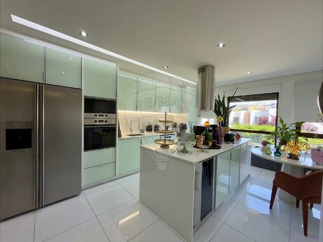 Moradia T4 à venda em Vila Real, Vila Real RE/MAX Portugal