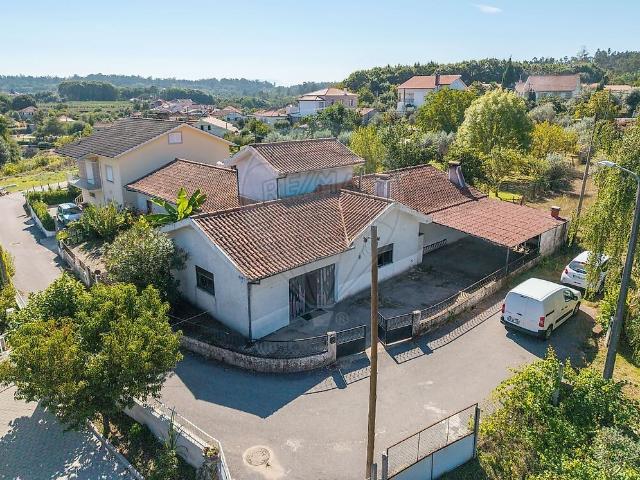 Moradia T4 à venda em Vilar de Besteiros e Mosteiro de Fráguas, Tondela RE/MAX Portugal