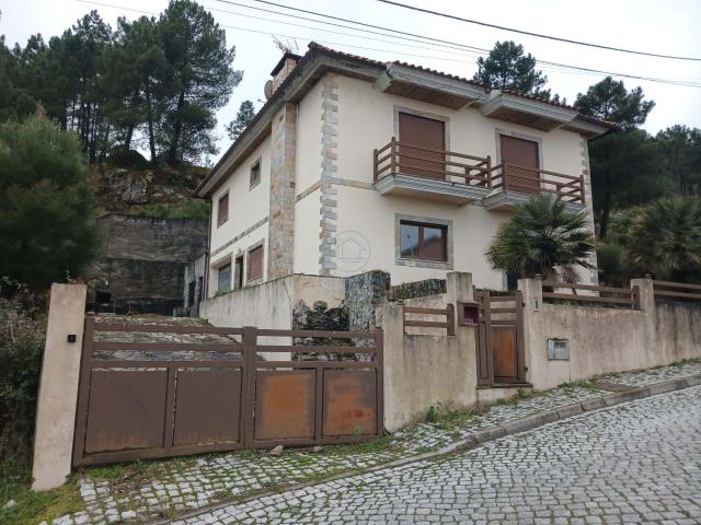 Moradia T4 Alijó Vila Real