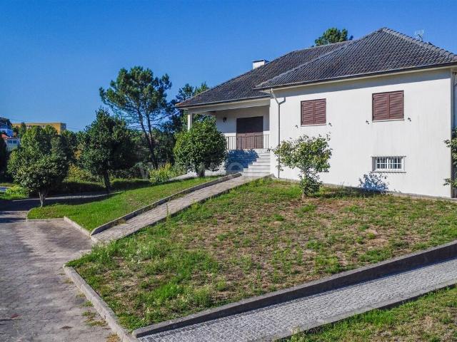 Moradia T4 / Amarante, Real, Ataíde e Oliveira