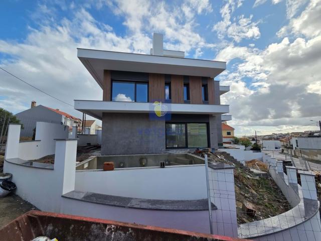 Moradia T4 C/ Piscina Bairro Primavera