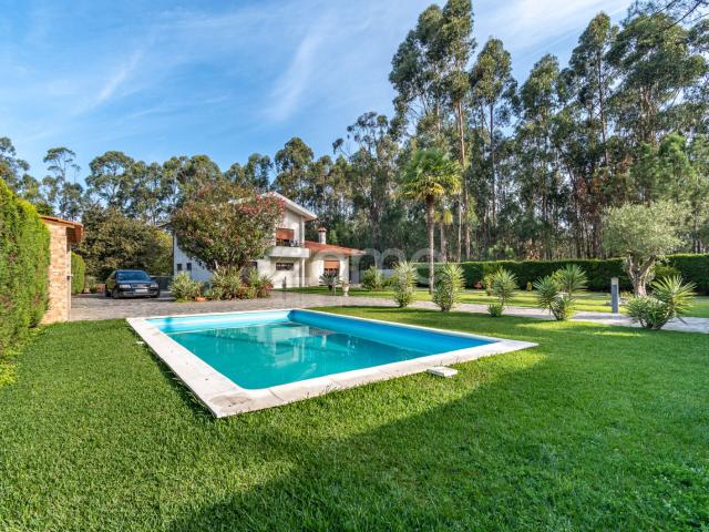 Moradia T4 c/ piscina e amplo Jardim Um refúgio privado em Mazarefes