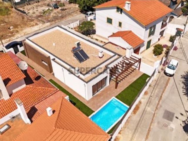 Moradia T4 C/ Piscina Nova em Azeitão *PRONTA