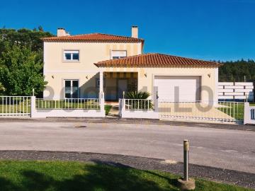 Moradia T4 c/ Piscina Rio Maior 237m² Rio Maior