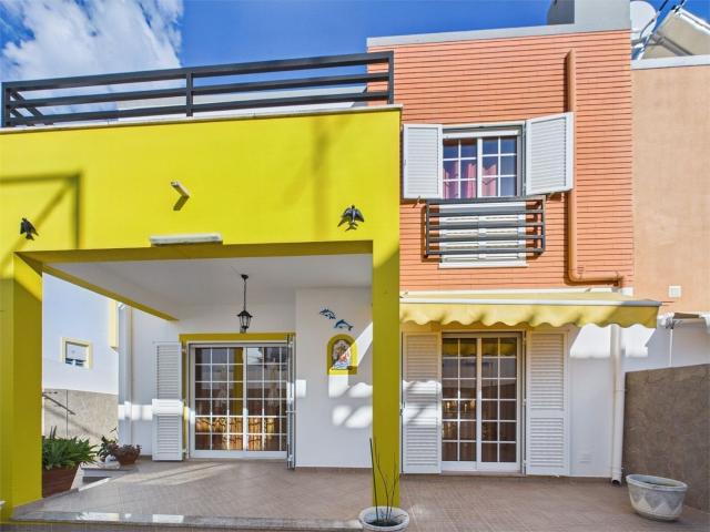 Moradia T4 c/ vista mar e garagem Temos para venda em espaço. 134m² Tavira Santiago