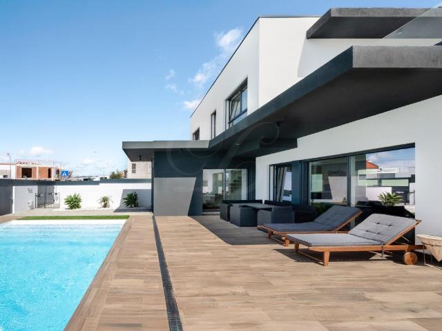 Moradia T4 | Cascais 303m² São Domingos De Rana