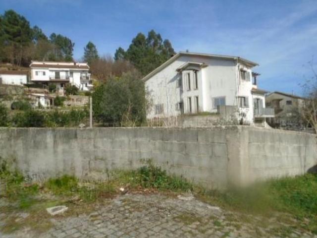 Moradia T4 | Castro Daire | 230.000 €