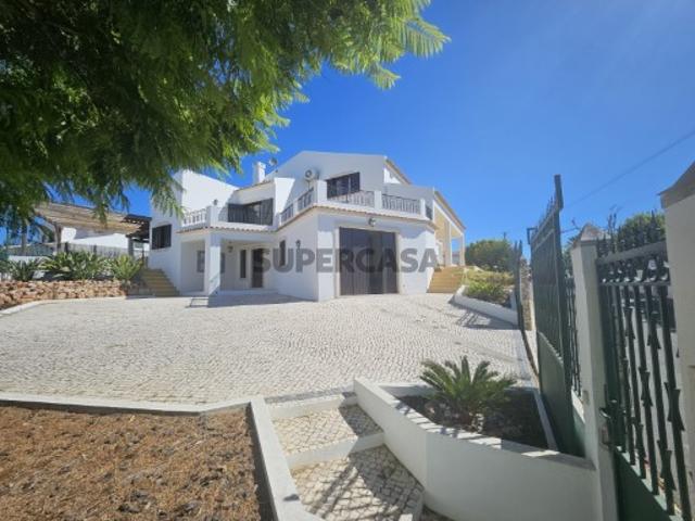 Moradia T4 com 323 m², vistas mar e campo, garagem, em Tavira