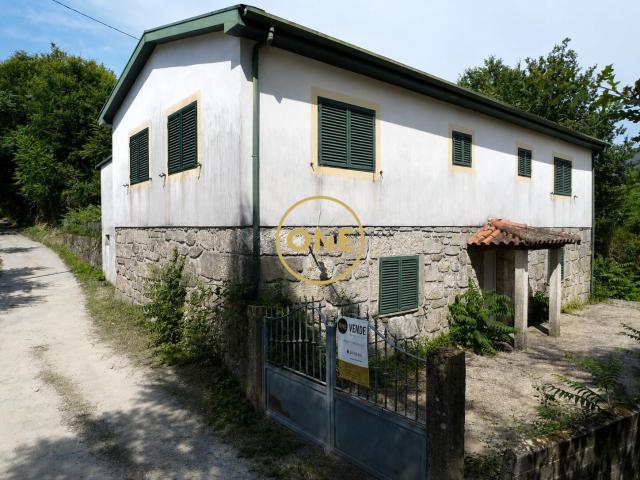 Moradia T4 com 3.600 m² de terreno em Valbom São Pedro, Vila Verde