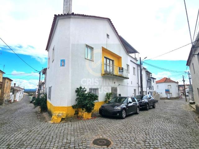 Moradia T4 com terraço no Rosmaninhal