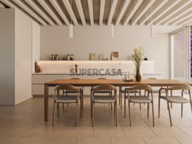 Moradia T4, com terraço e jardim, na Graça, em Lisboa
