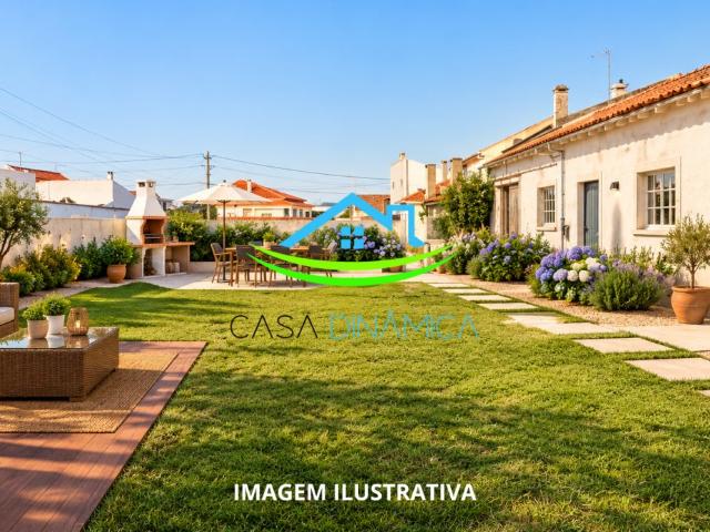 Moradia T4 com Terreno de 1780m2 Urbanizável e Armazém, a 5 km da Nazaré
