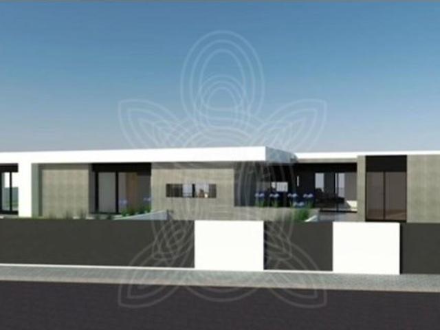 Moradia T4 com terreno e garagem em Condeixa