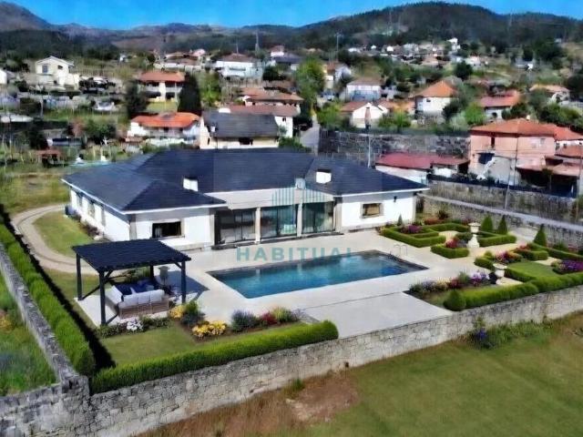 MORADIA T4 COM TERRENO EM ARCOS DE VALDEVEZ