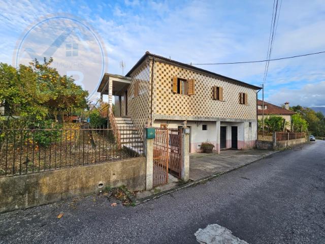 Moradia T4 com terreno, em Cavez, Cabeceiras de Basto