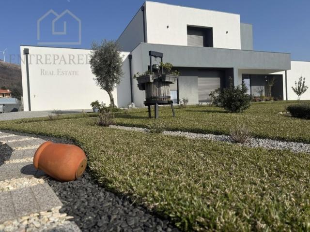 Moradia T4 com terreno | Jardim | Rio Douro Rio Mau, Penafiel, para comprar no Porto