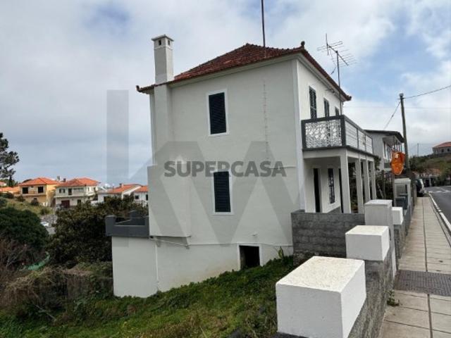 MORADIA T4 COM TERRENO 760M2 SAO JORGE, SANTANA