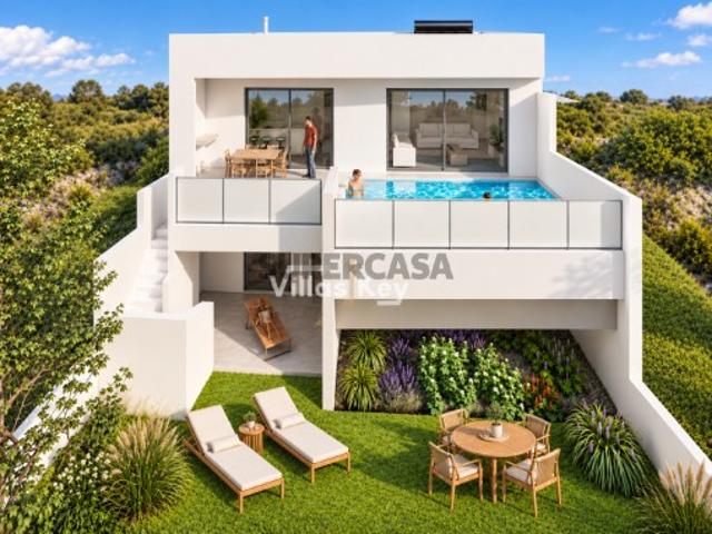 Moradia T4 com Vista Deslumbrante sobre o Campo e a Ria de Alvor Um Refúgio de Elegância e Tranquilidade, Portimão/ Algarve