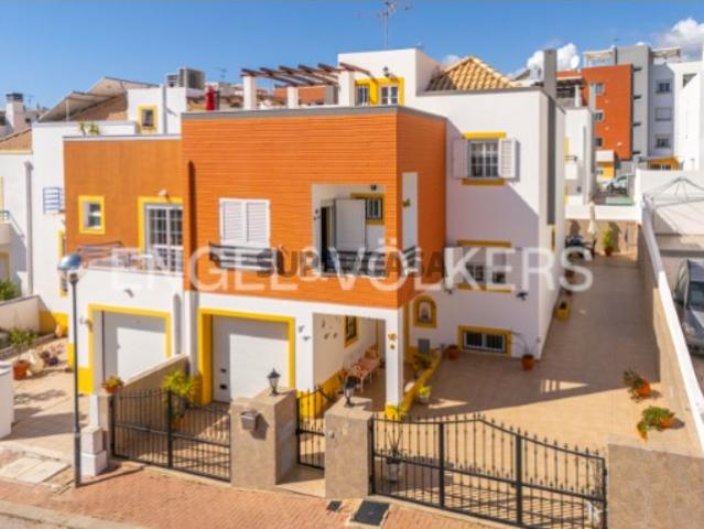 Moradia T4 com Vista Mar e Terraço em Tavira